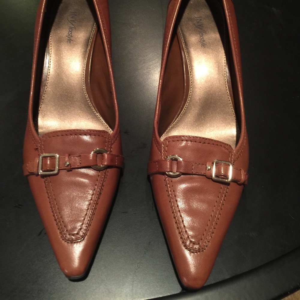 Kitten heels
